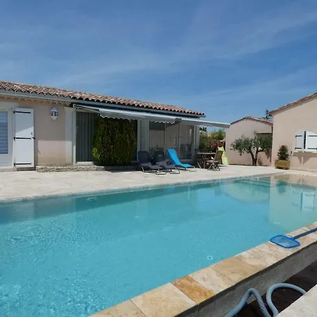 Сasa de vacaciones Pool House Bagard
